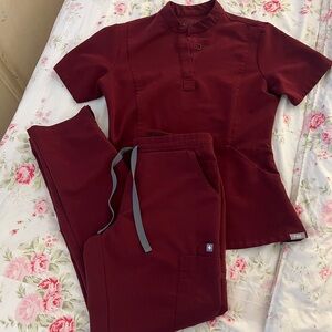 Figs Insiza Slim Peplum Scrubs Limited Edition Maroon Size XS top pants are xs/p